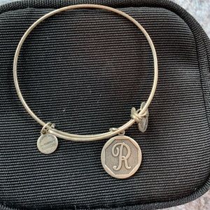 R pendant bracelet